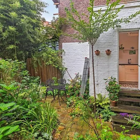 City Loft With Garden Getaway Apartment *